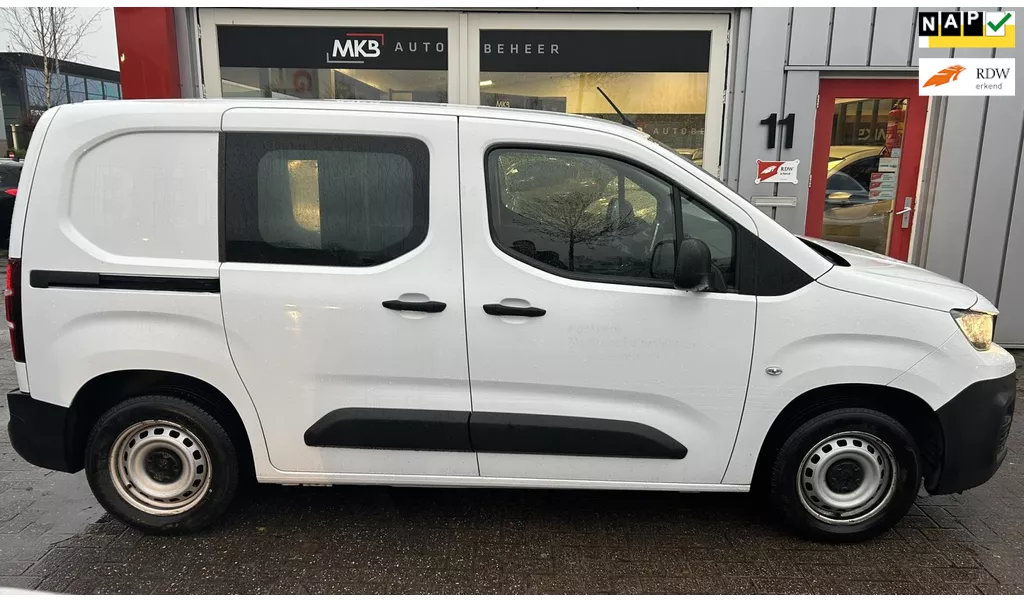Peugeot Partner 1.2i Benzine 1eEigenaar/Navigatie