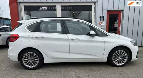 BMW 2-serie Active Tourer 220i High Executive Trekhaak/LED
